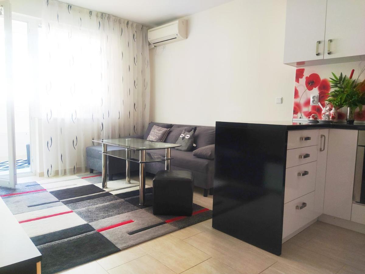 Modern Apartment In Burgas Bagian luar foto