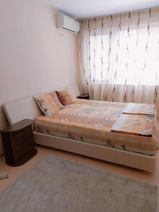 Modern Apartment In Burgas Bagian luar foto